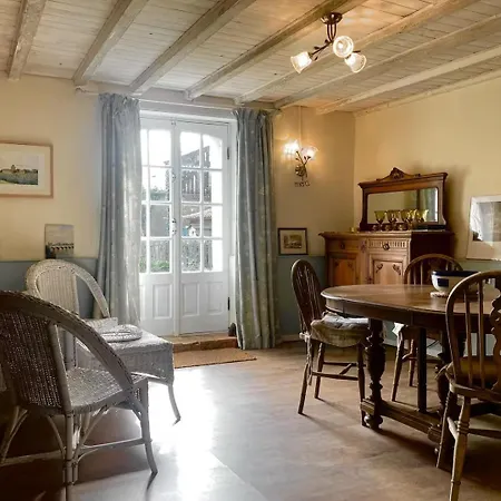 Дом отдыха 3bedrooms-sleeps6-wifi-fireplace