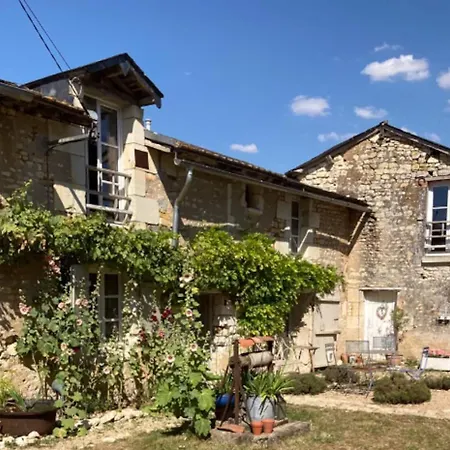 3bedrooms-sleeps6-wifi-fireplace * Ceaux-en-Loudun