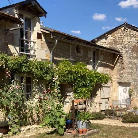 3bedrooms-sleeps6-wifi-fireplace *