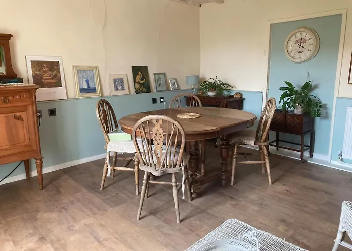 3bedrooms-sleeps6-wifi-fireplace Holiday home