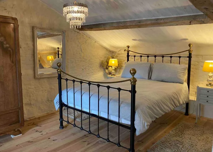 Сasa de vacaciones 3bedrooms-sleeps6-wifi-fireplace Ceaux-en-Loudun