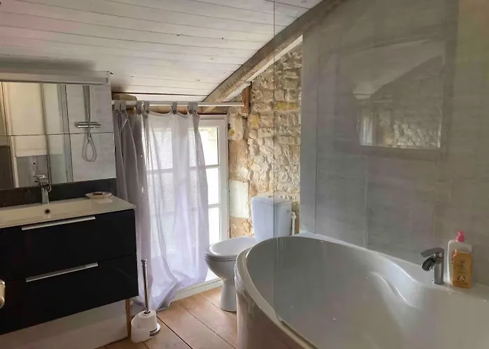 3bedrooms-sleeps6-wifi-fireplace * Ceaux-en-Loudun