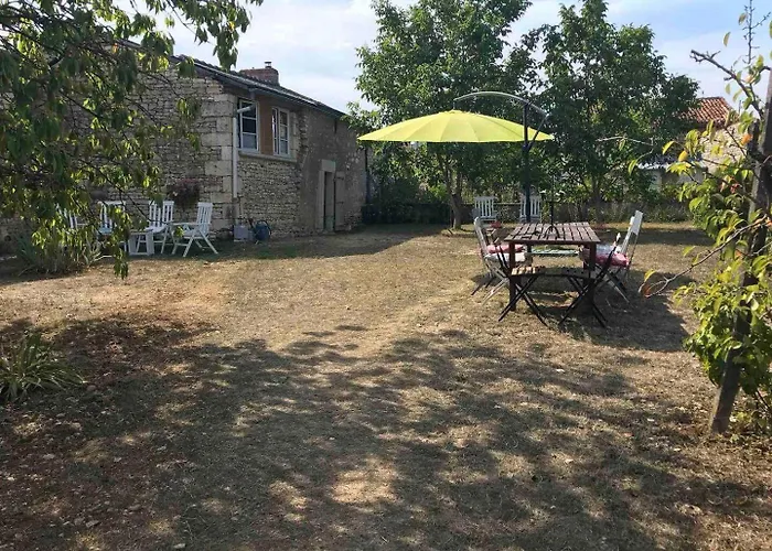 3bedrooms-sleeps6-wifi-fireplace Ceaux-en-Loudun