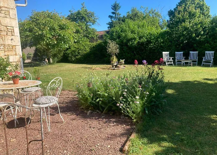 3bedrooms-sleeps6-wifi-fireplace Ceaux-en-Loudun